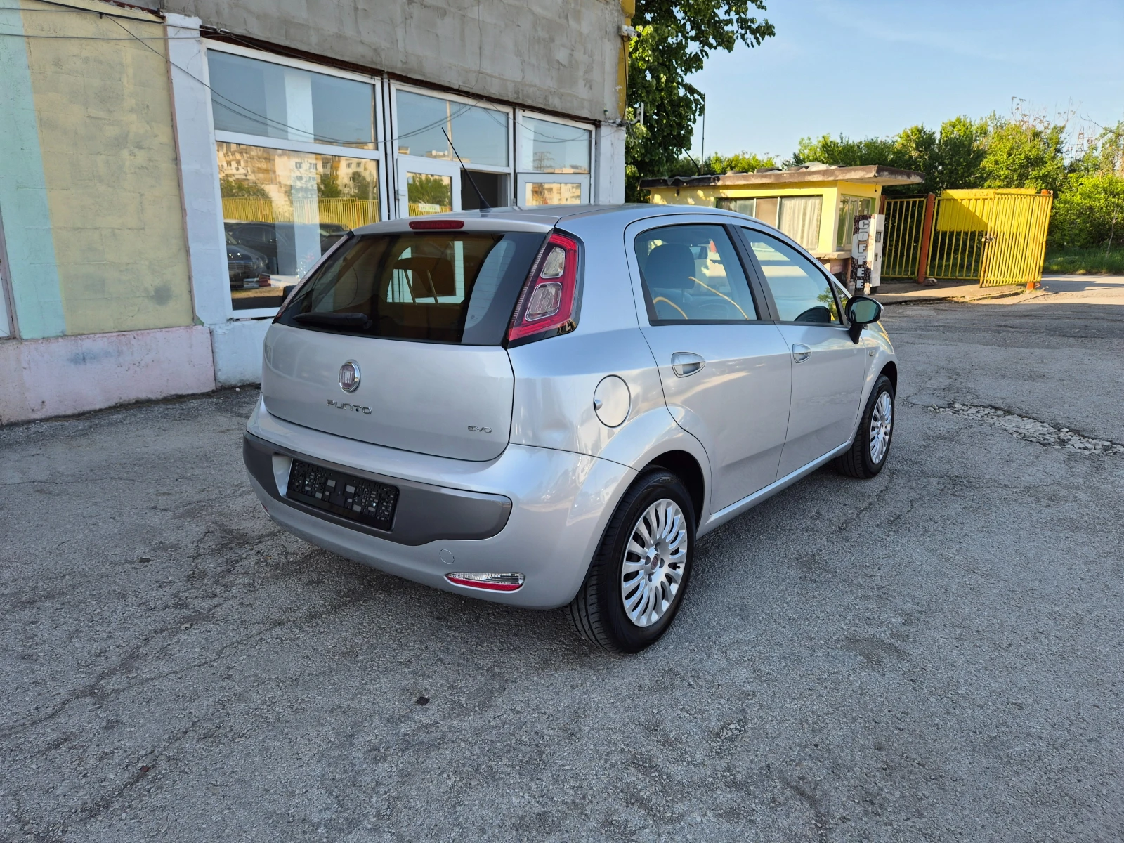 Fiat Punto EVO 1.2I KLIMA ITALY, снимка 6 - Автомобили и джипове - 54347082