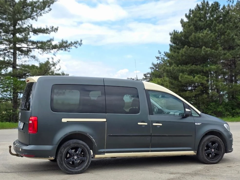 VW Caddy Макси Перфектен 7 места, снимка 7 - Автомобили и джипове - 54494099
