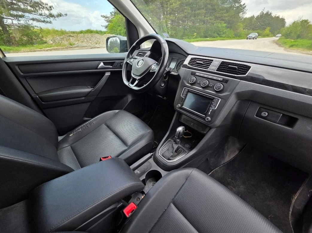 VW Caddy Макси Перфектен 7 места, снимка 14 - Автомобили и джипове - 54494099