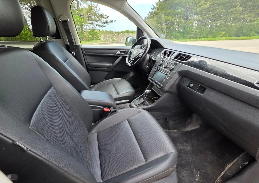 VW Caddy Макси Перфектен 7 места, снимка 13 - Автомобили и джипове - 54494099