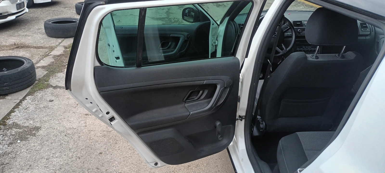 Skoda Fabia 1.6MONTE KARLO, снимка 9 - Автомобили и джипове - 54694628