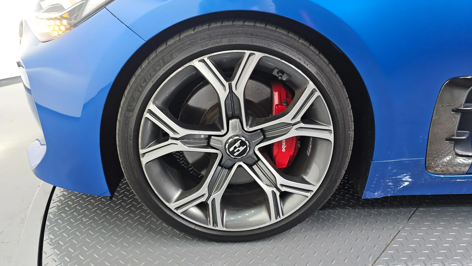 Kia Stinger 3.3 GT AWD* DISTRONIC* HARMAN KARDON* 360* HEAD-UP, снимка 5 - Автомобили и джипове - 55244679