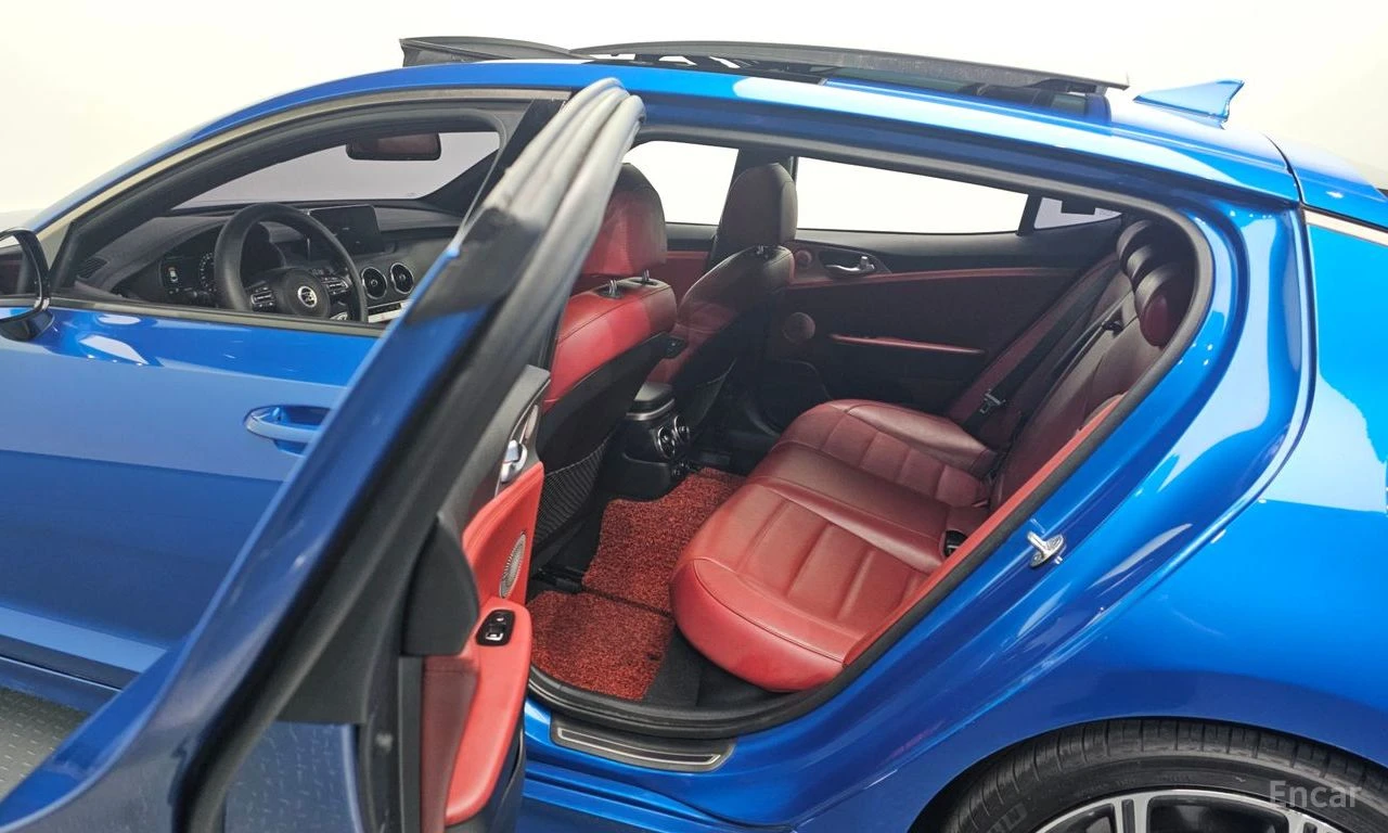 Kia Stinger 3.3 GT AWD* DISTRONIC* HARMAN KARDON* 360* HEAD-UP, снимка 14 - Автомобили и джипове - 55244679