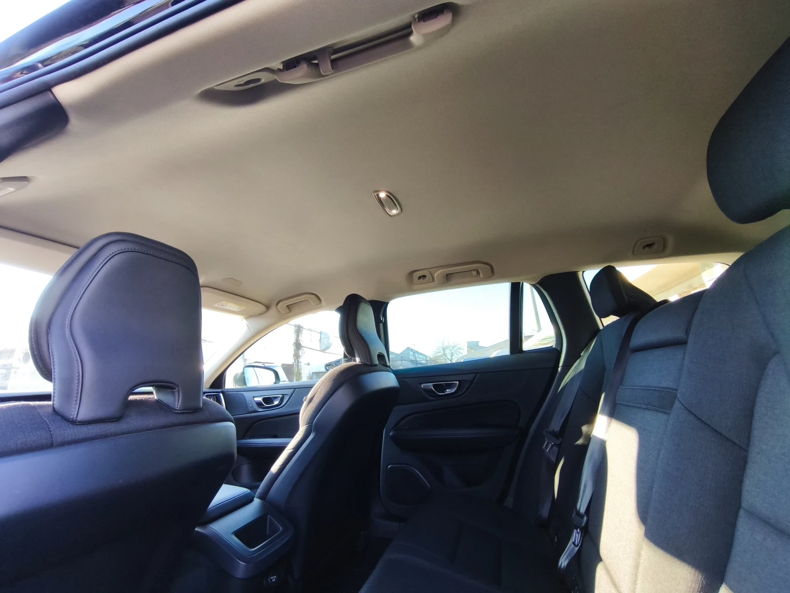 Volvo V60 D3, снимка 4 - Автомобили и джипове - 55339886