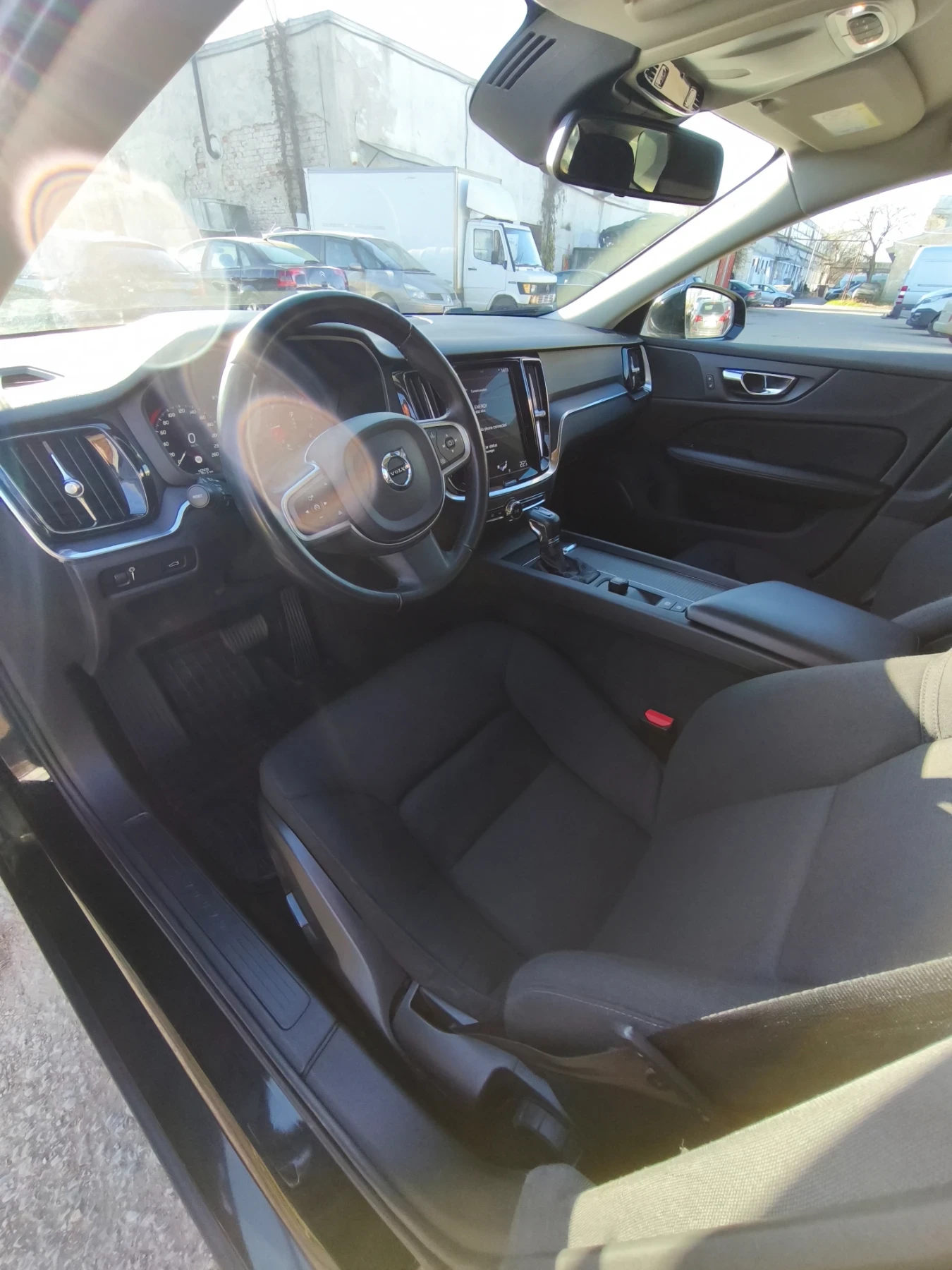 Volvo V60 D3, снимка 2 - Автомобили и джипове - 55339886