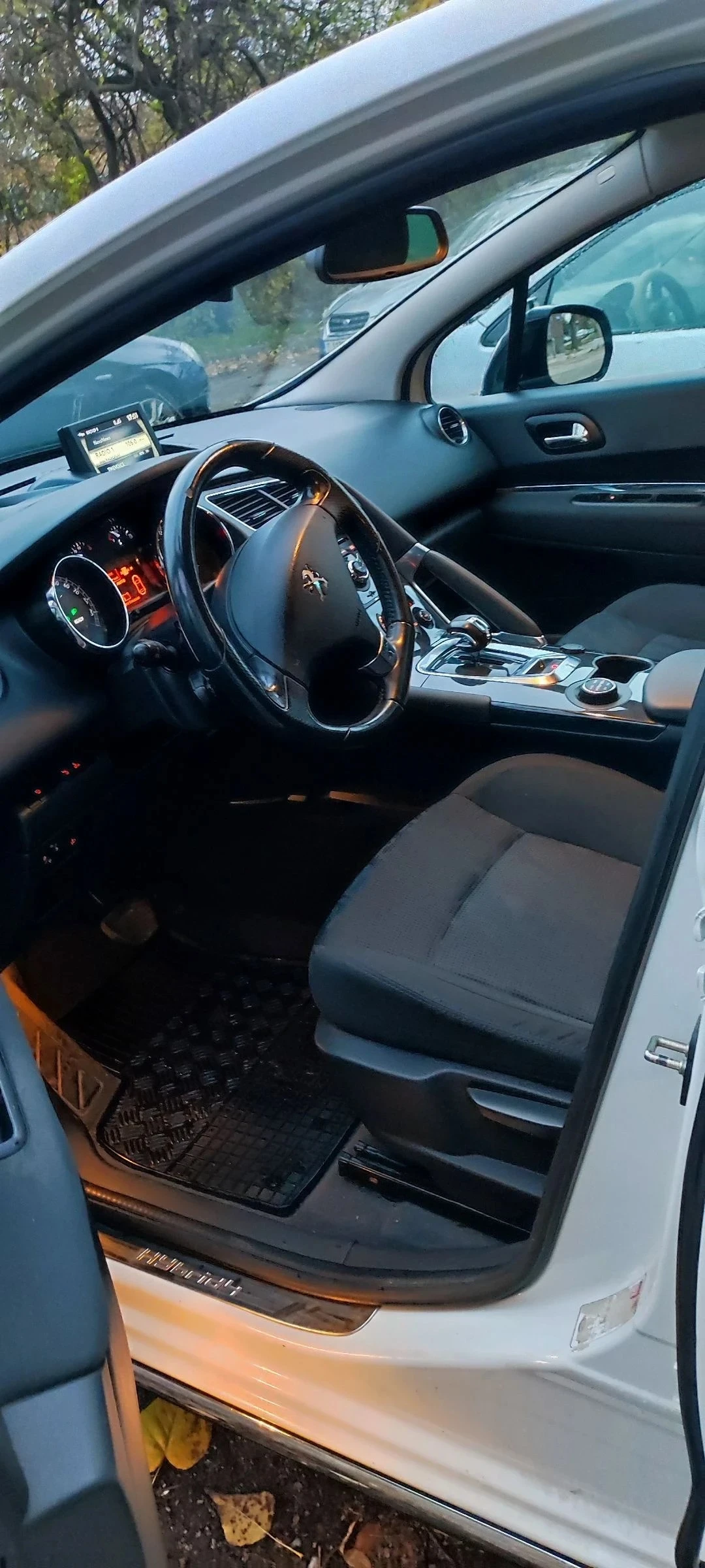 Peugeot 3008 Hybrid 4, снимка 3 - Автомобили и джипове - 55502982