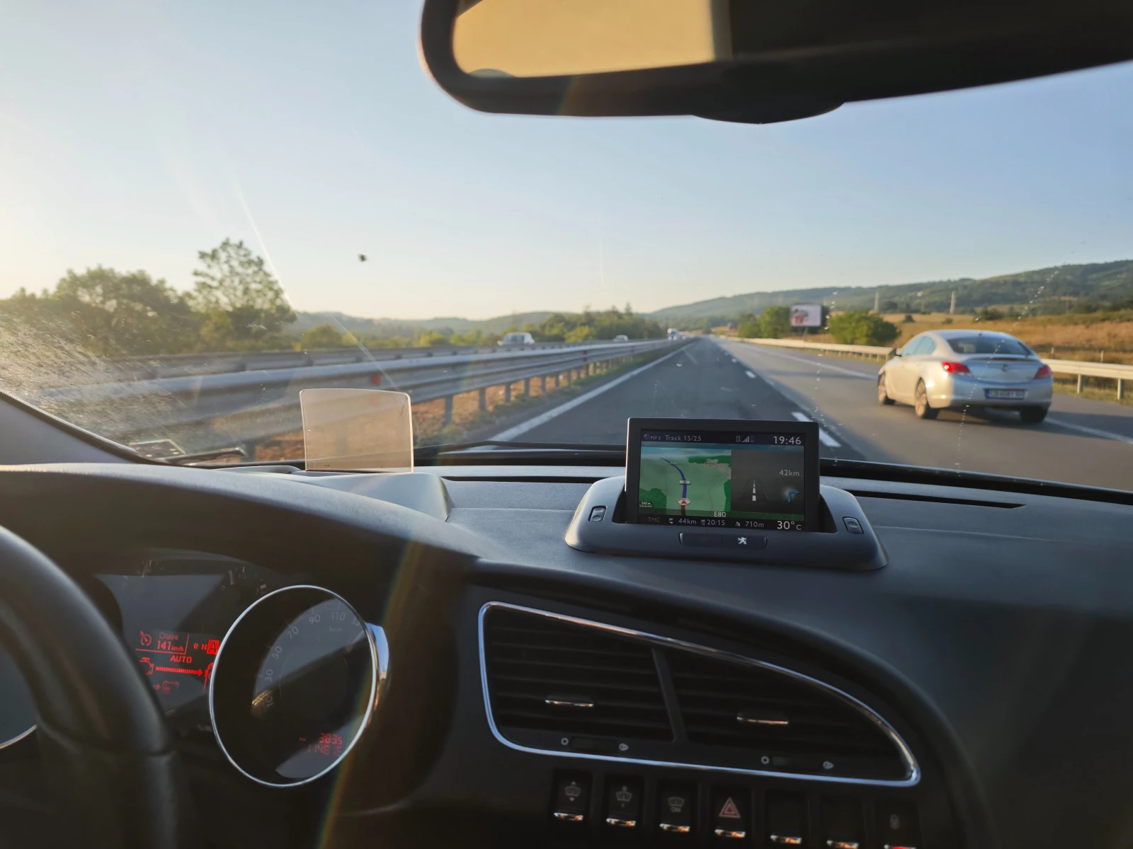 Peugeot 3008 Hybrid 4, снимка 11 - Автомобили и джипове - 55502982
