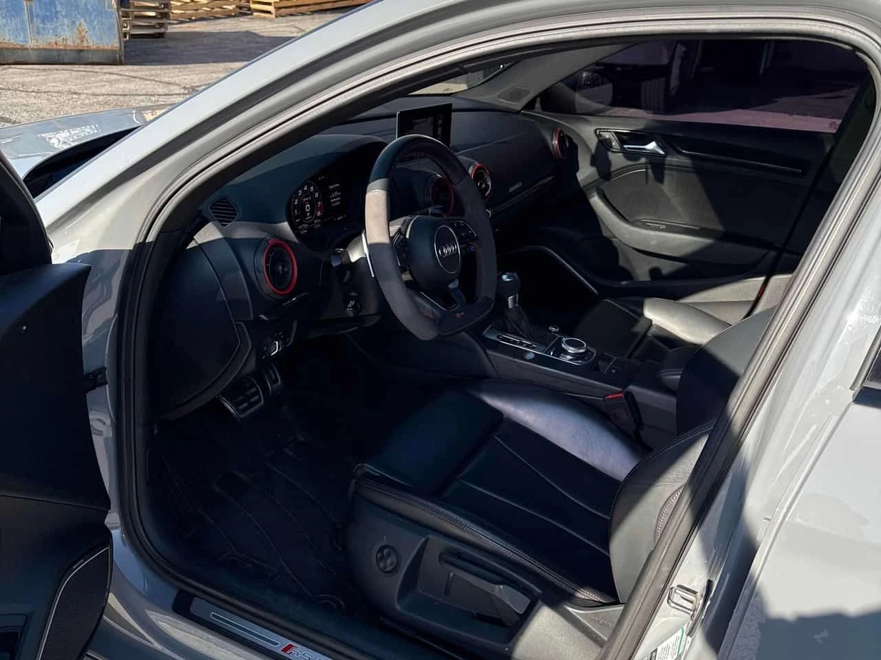 Audi Rs3 2.5 TFSI S tronic | CARFAX | АВТОКРЕДИТ, снимка 7 - Автомобили и джипове - 55567925
