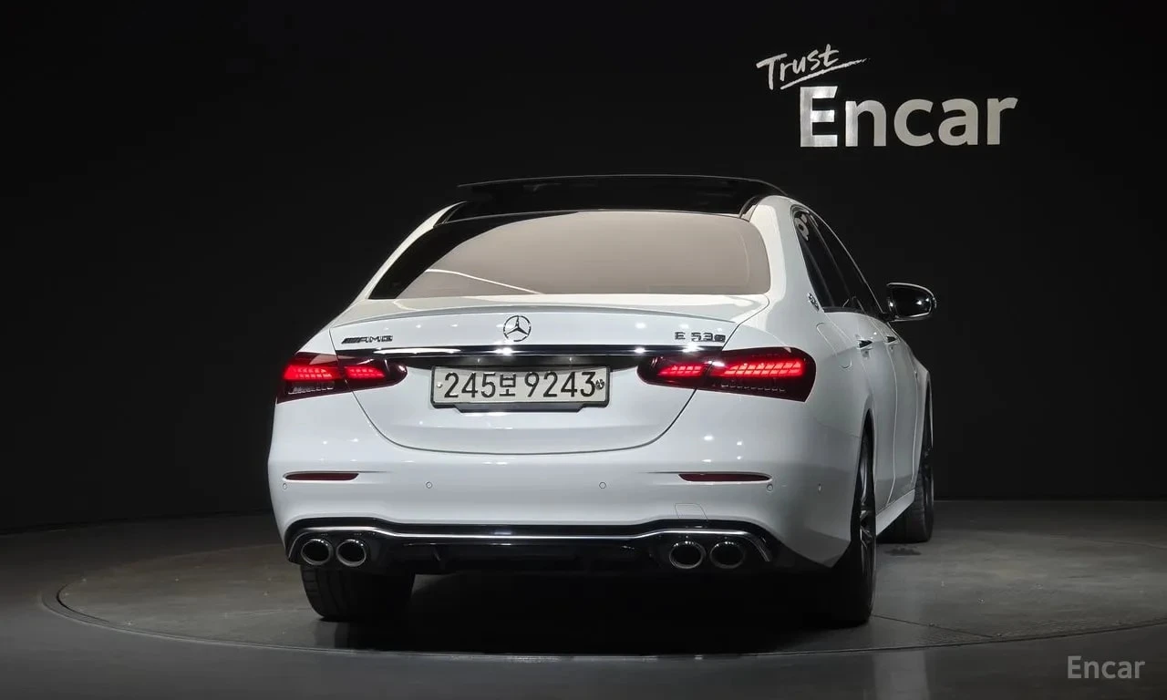 Mercedes-Benz E 53 AMG 4MATIC+ /ОБДУХВАНЕ/ДИСТРОНИК/360, снимка 4 - Автомобили и джипове - 55925402