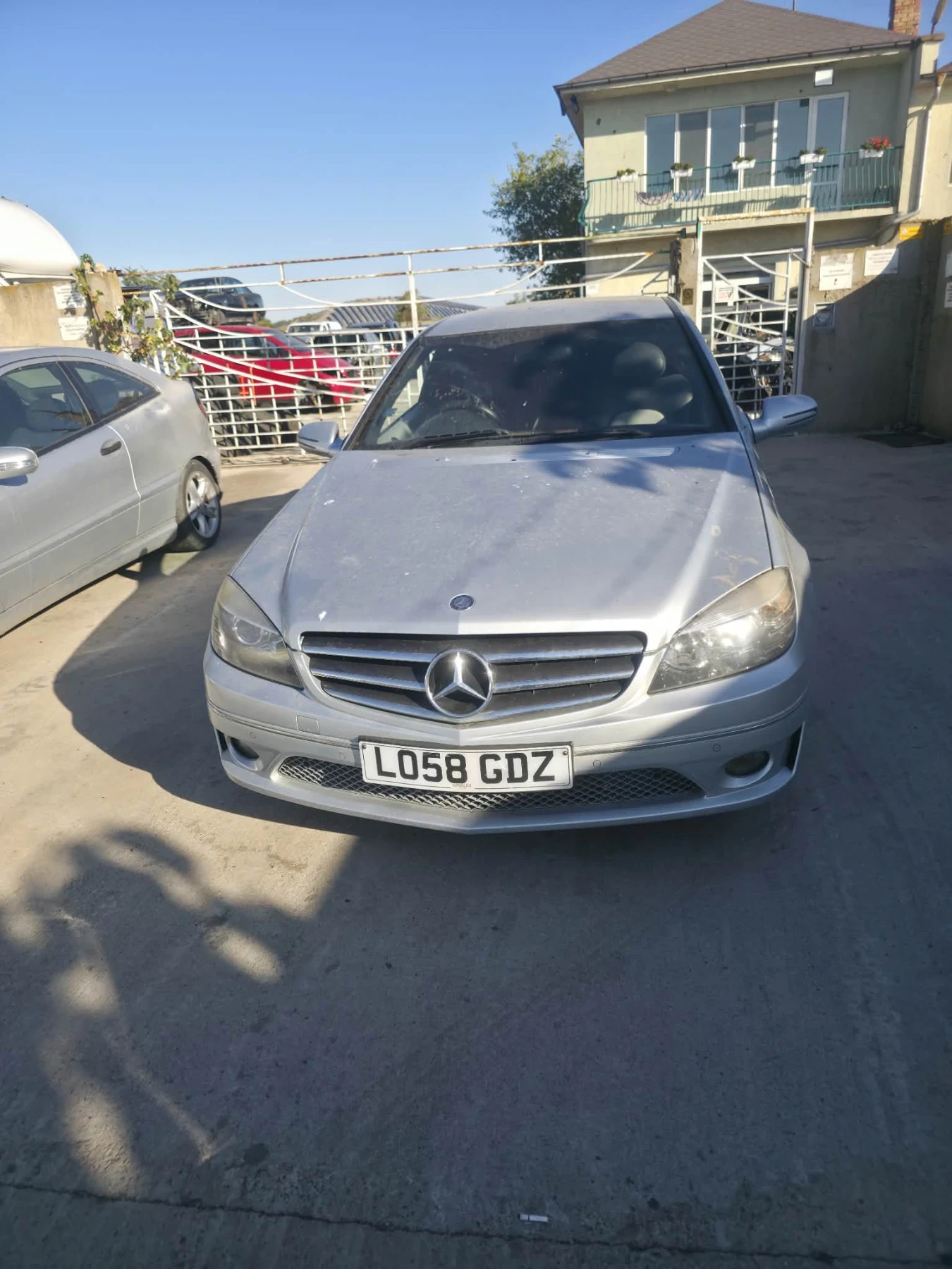 Mercedes-Benz C 220, снимка 2 - Автомобили и джипове - 56361318