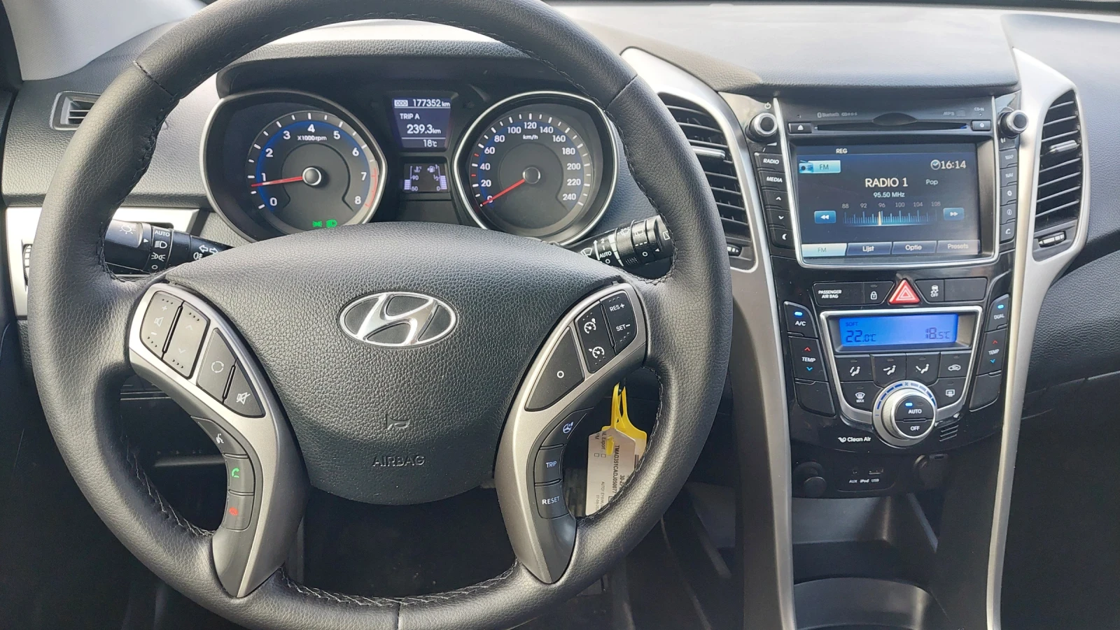Hyundai I30 1.6i NAVI KAMERA | Mobile.bg � ����������� 12