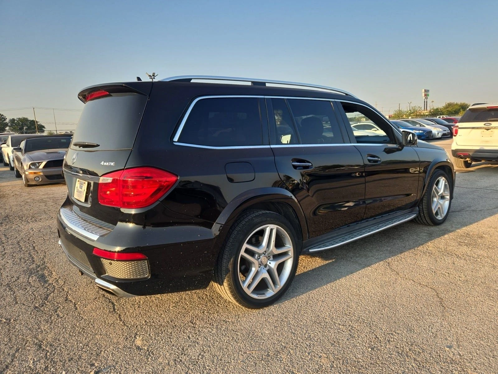 Mercedes-Benz GL 500 AMG* PACK* 3TV* ПОДГРЕВ* ОБДУХВАНЕ* МАСАЖ* КАМЕРА* - изображение 2