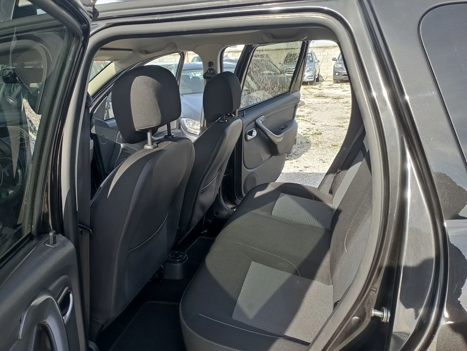 Dacia Duster 1.6, BLACK SHADOW, Газ, Навигация, Италия  - изображение 7