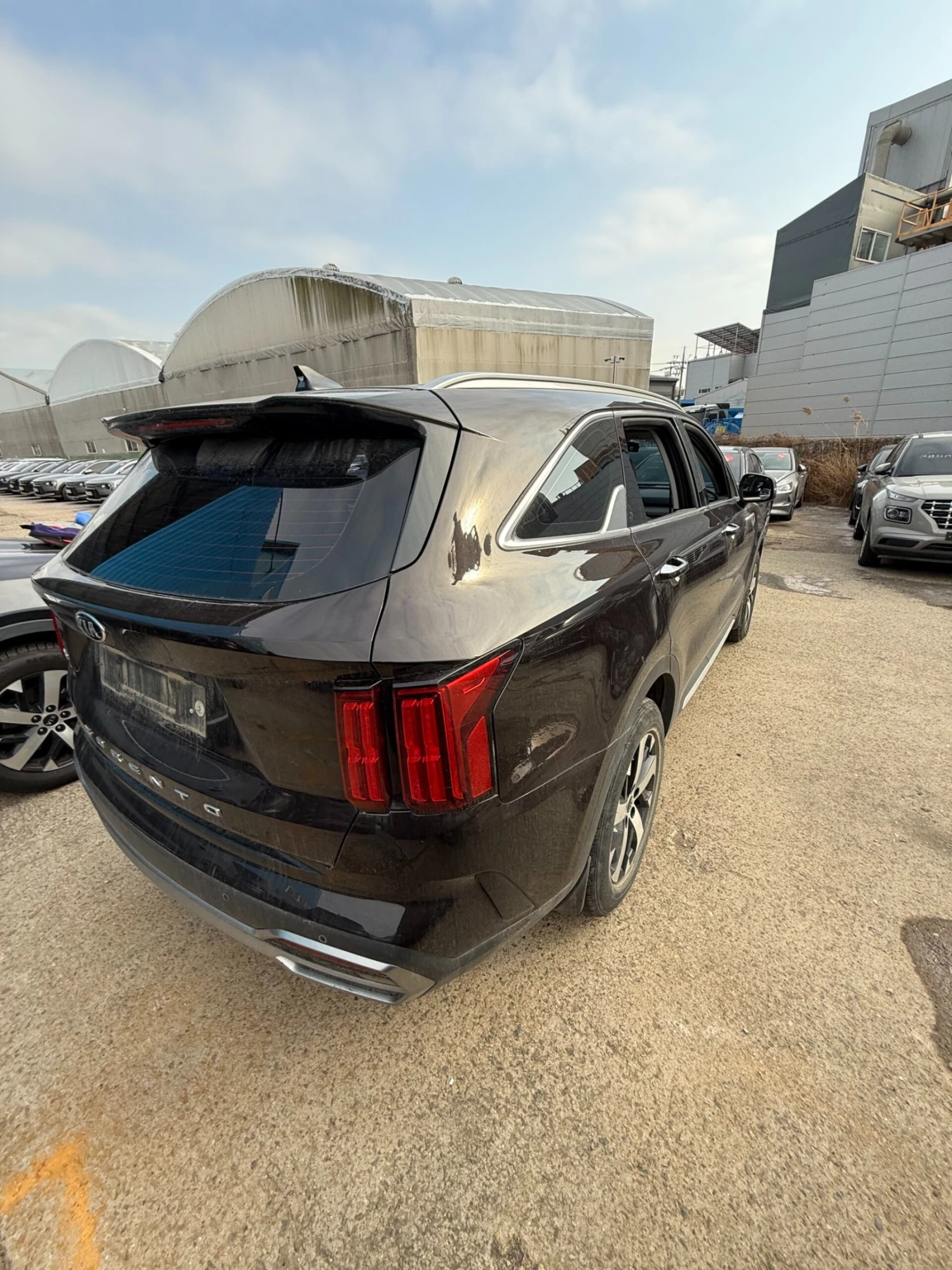 Kia Sorento 2.2 CRDI 4x4 - OЧАКВАН ВНОС, снимка 3 - Автомобили и джипове - 54066996