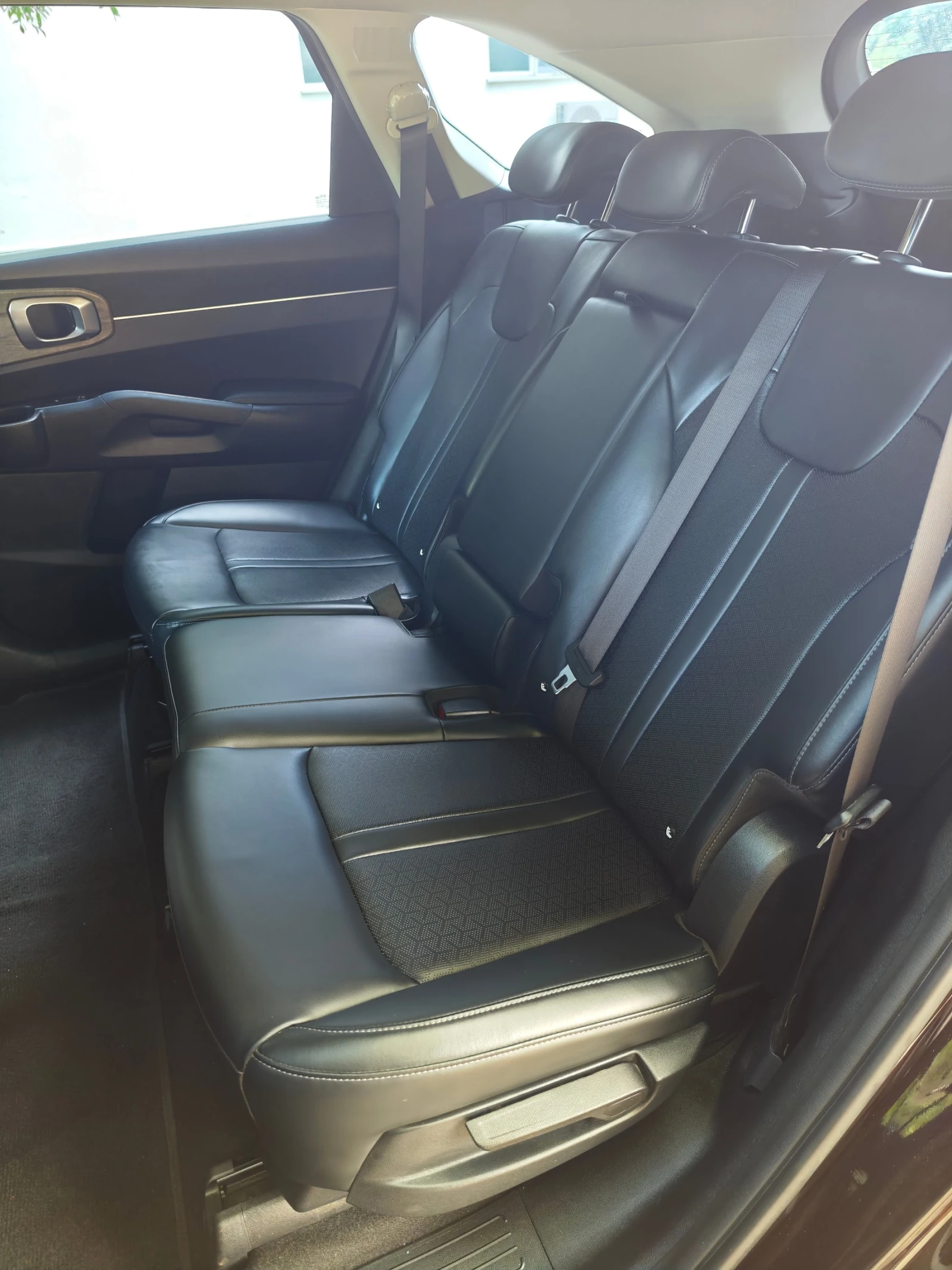 Kia Sorento 2.2 CRDI 4x4 , снимка 17 - Автомобили и джипове - 54845551