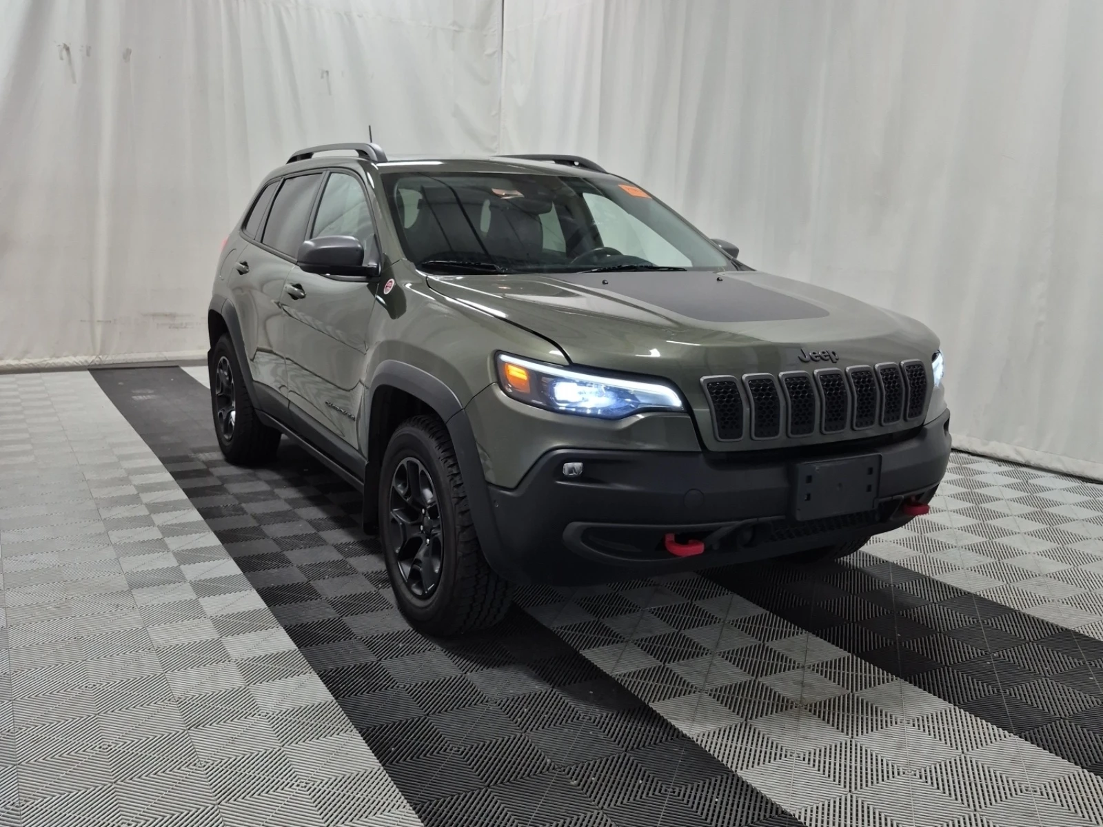 Jeep Cherokee TRAILHAWK ELITE* * CARFAX * * АВТО КРЕДИТ * * , снимка 2 - Автомобили и джипове - 54213101