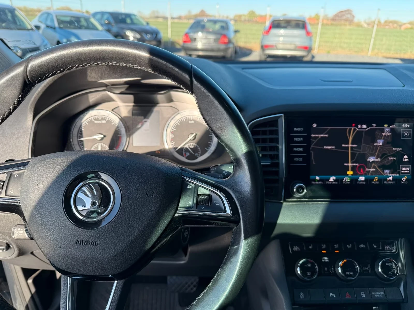 Skoda Karoq 2.0tdi DSG 4x4 150ps Style DK, снимка 6 - Автомобили и джипове - 54363693