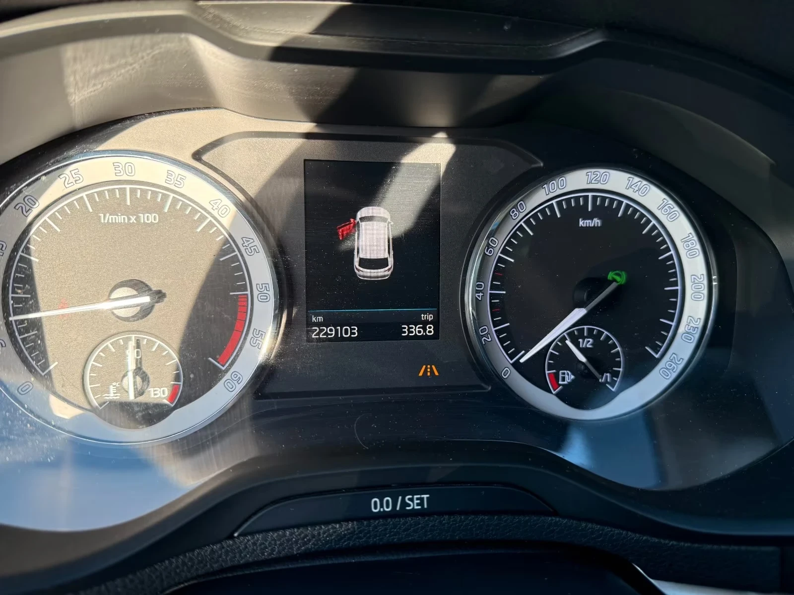 Skoda Karoq 2.0tdi DSG 4x4 150ps Style DK, снимка 7 - Автомобили и джипове - 54363693