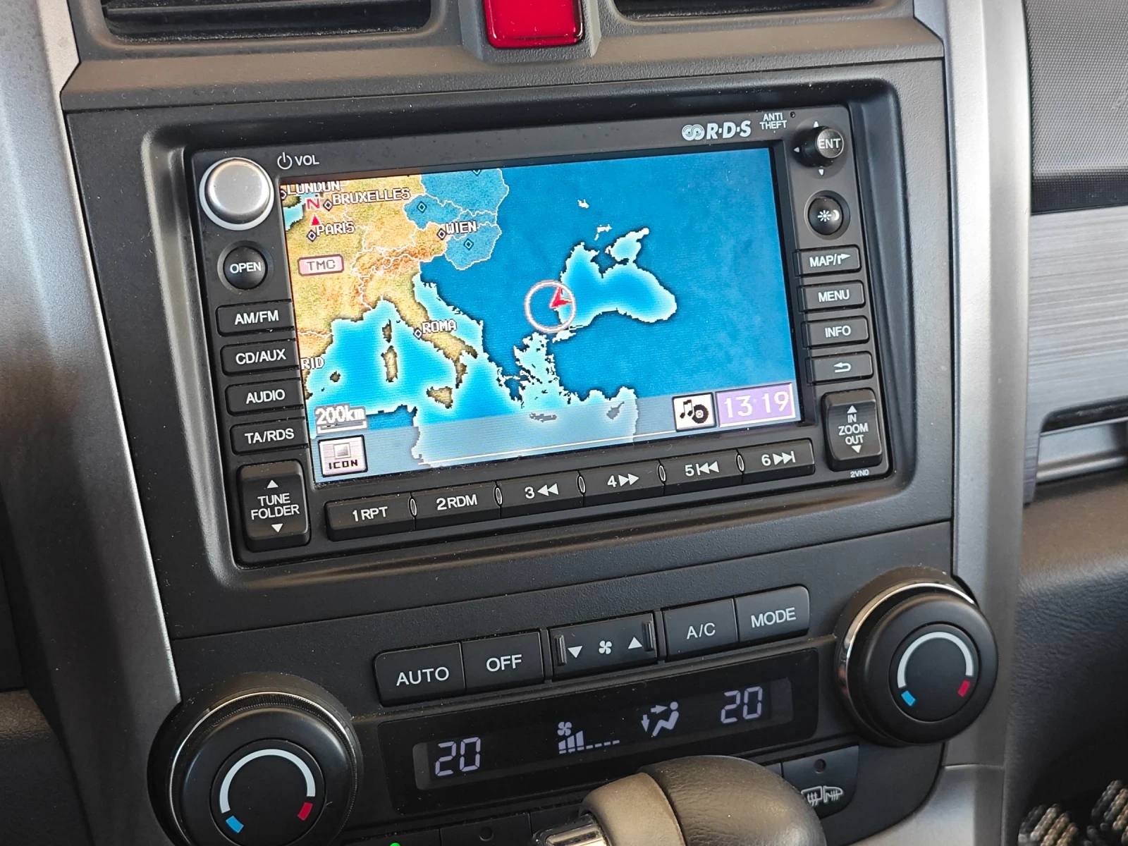 Honda Cr-v 2.0-Авто-Дистрон, снимка 15 - Автомобили и джипове - 54828515