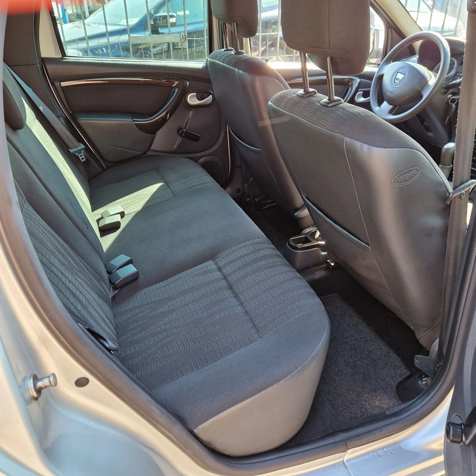 Dacia Duster 1.6i | Mobile.bg � ����������� 14