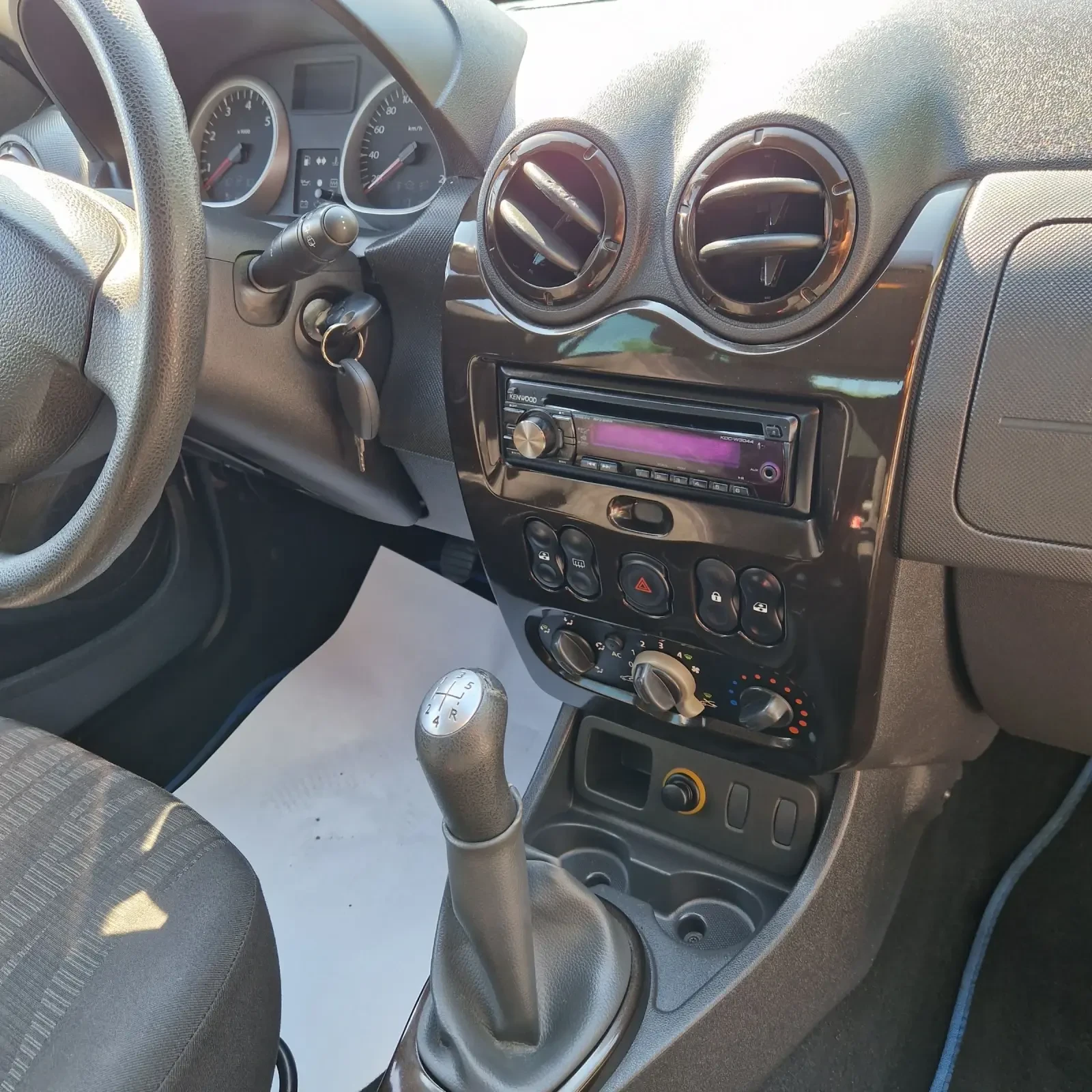 Dacia Duster 1.6i | Mobile.bg � ����������� 11