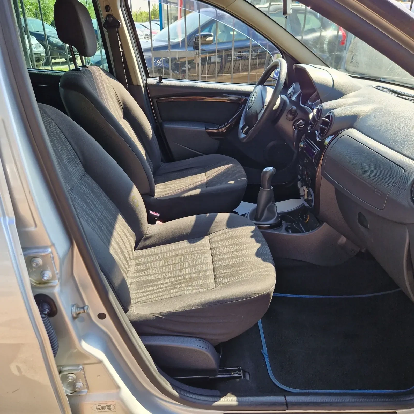 Dacia Duster 1.6i | Mobile.bg � ����������� 10