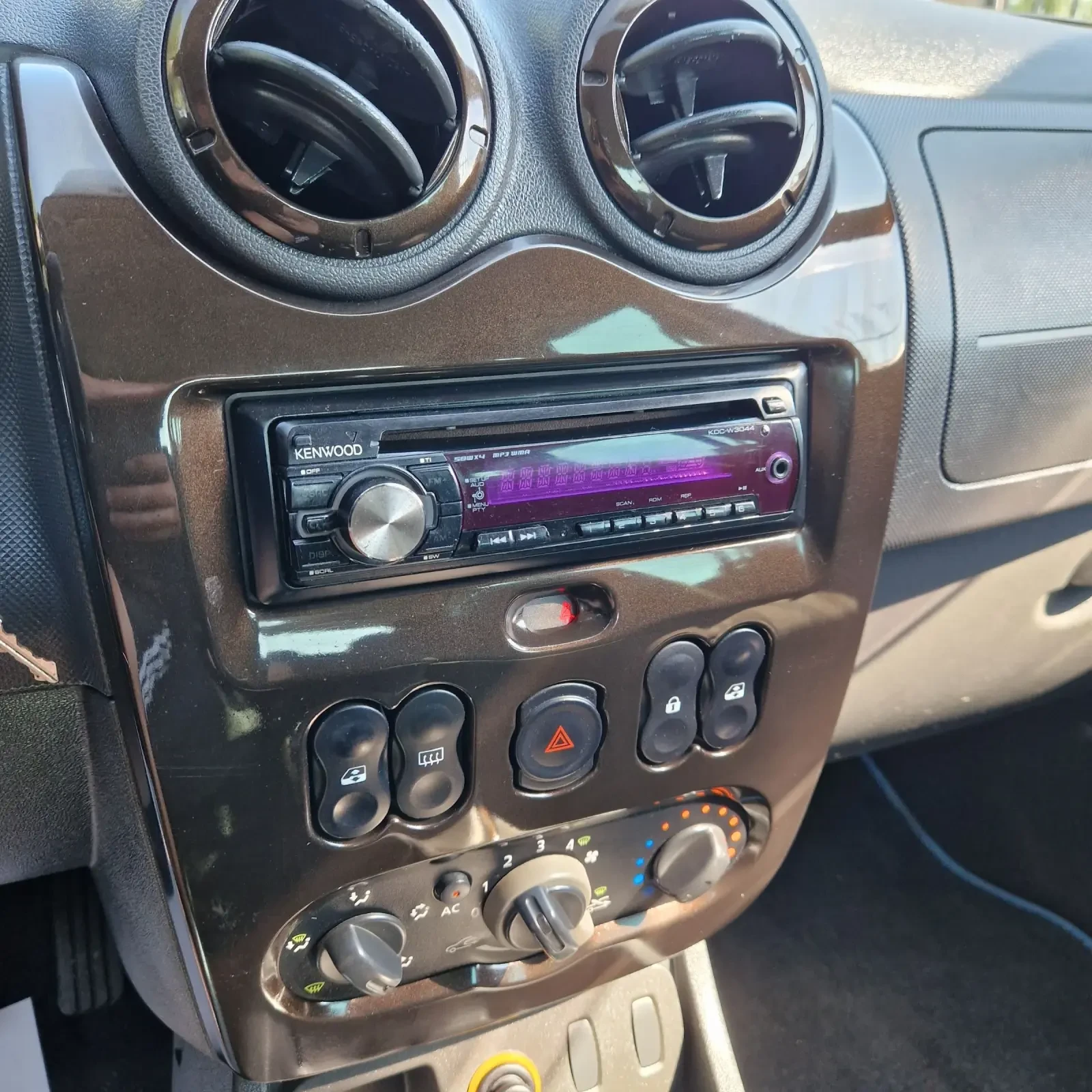Dacia Duster 1.6i | Mobile.bg � ����������� 8