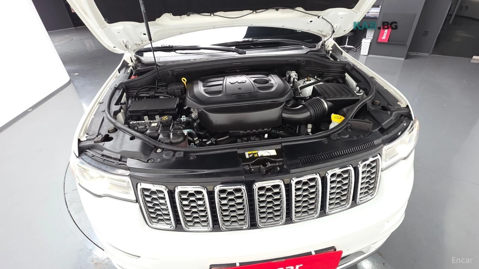 Jeep Cherokee SUMMIT* PANO* КОЖА* ОБДУХВАНЕ* ПОДГРЕВ* НАВИ* КАМЕ, снимка 5 - Автомобили и джипове - 55409227
