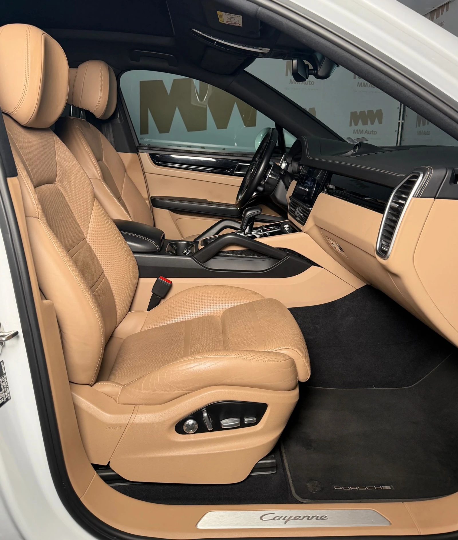 Porsche Cayenne Coupe* E-Hybrid* Chrono* Bose* Pano* Вентилация, снимка 9 - Автомобили и джипове - 55689271