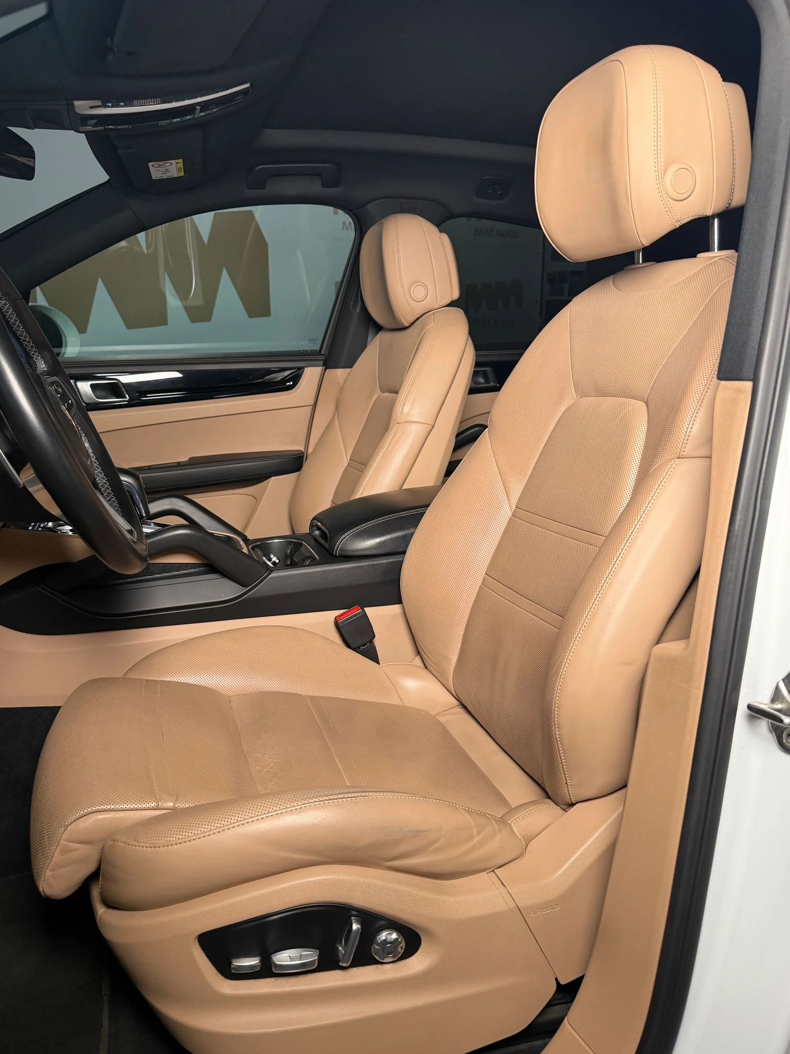 Porsche Cayenne Coupe* E-Hybrid* Chrono* Bose* Pano* Вентилация, снимка 8 - Автомобили и джипове - 55689271