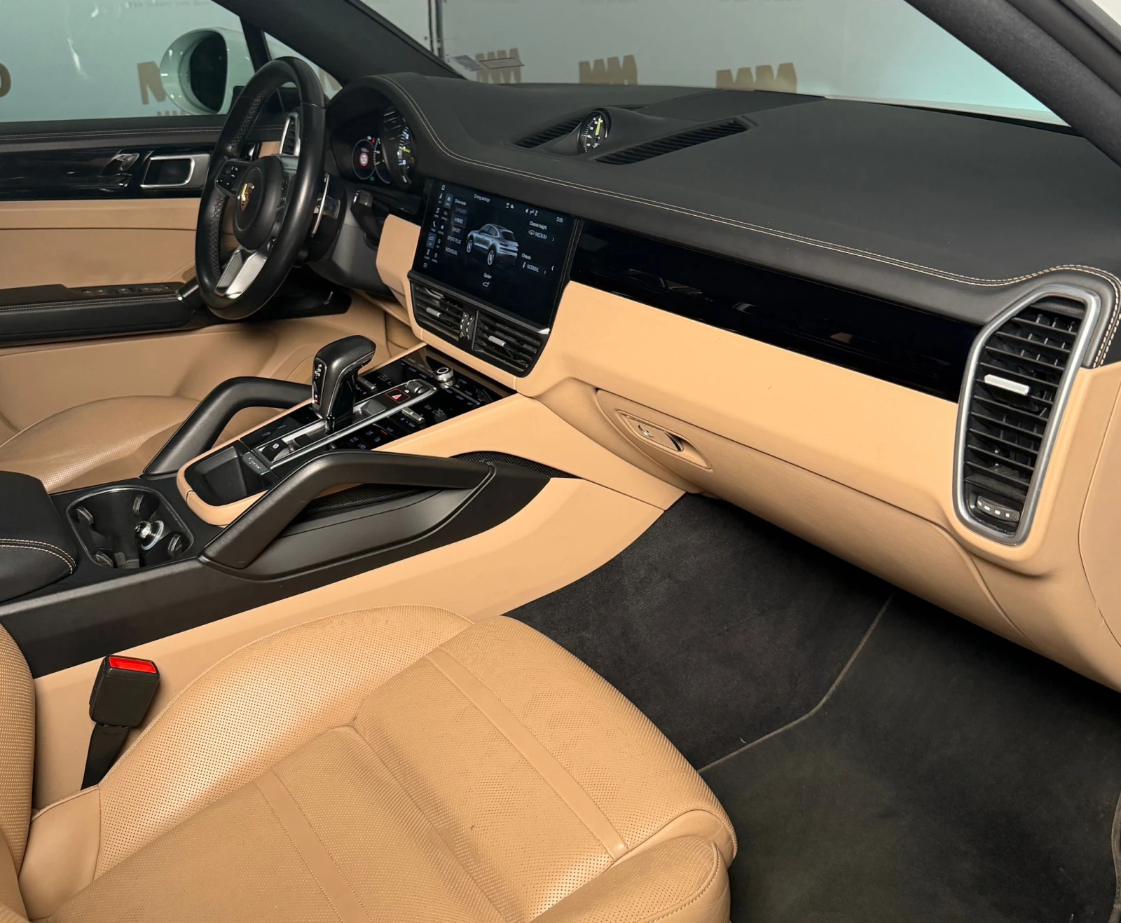 Porsche Cayenne Coupe* E-Hybrid* Chrono* Bose* Pano* Вентилация, снимка 11 - Автомобили и джипове - 55689271