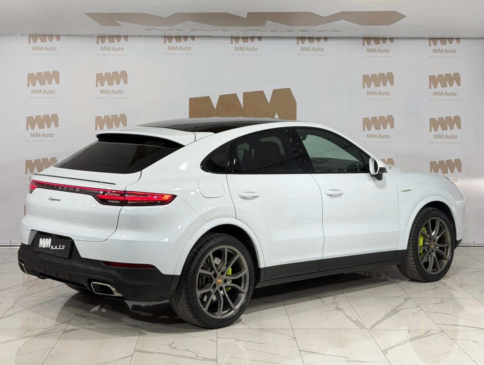 Porsche Cayenne Coupe* E-Hybrid* Chrono* Bose* Pano* Вентилация, снимка 3 - Автомобили и джипове - 55689271