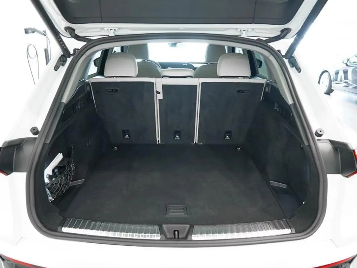 Audi Q5 PROGRESSIV ЦЕНА ДО БЪЛГАРИЯ АВТОКРЕДИТ, снимка 9 - Автомобили и джипове - 55937886