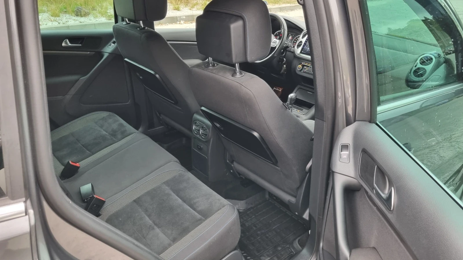 VW Tiguan R line, снимка 11 - Автомобили и джипове - 56239399