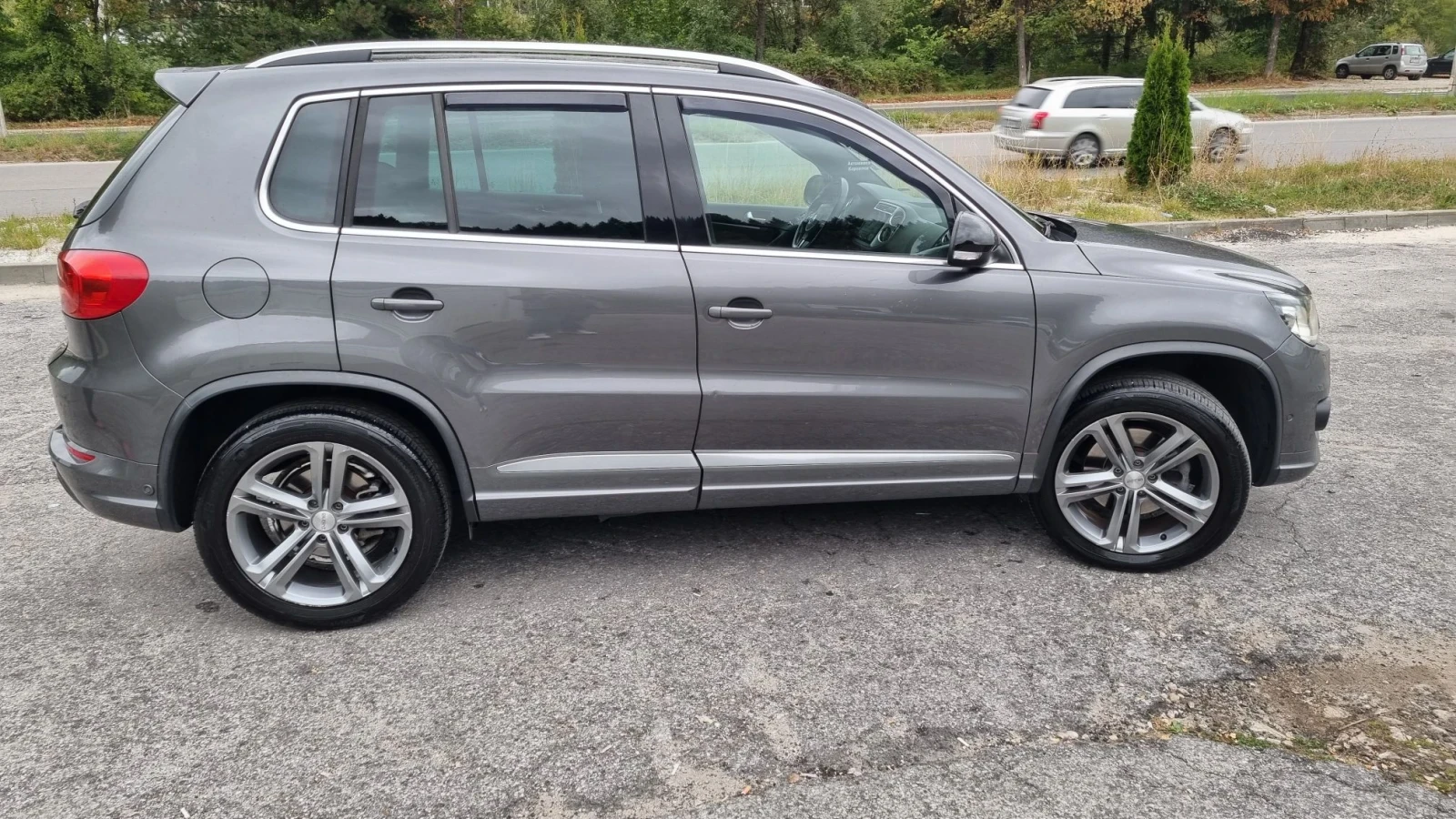 VW Tiguan R line, снимка 3 - Автомобили и джипове - 56239399
