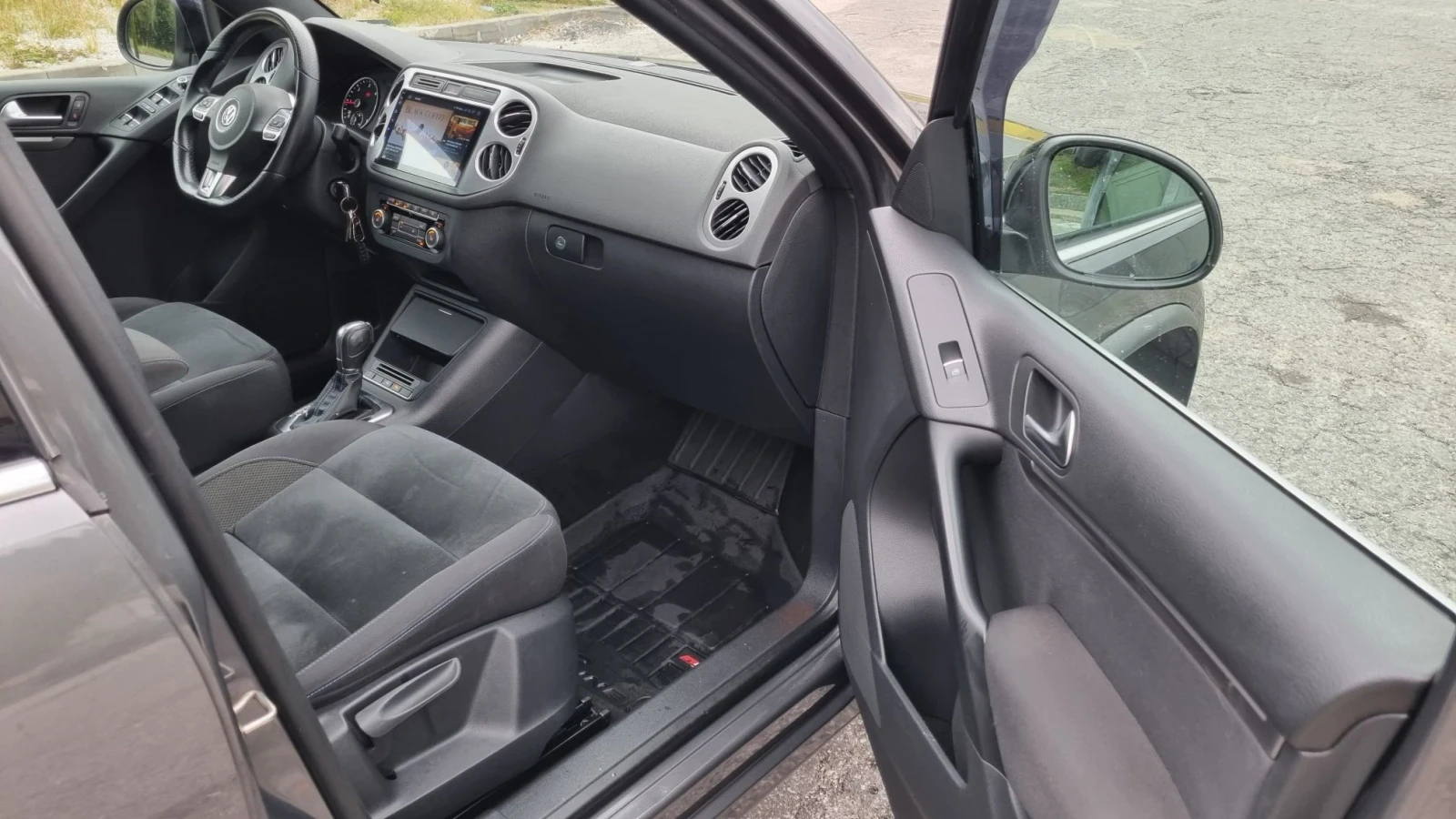 VW Tiguan R line, снимка 10 - Автомобили и джипове - 56239399