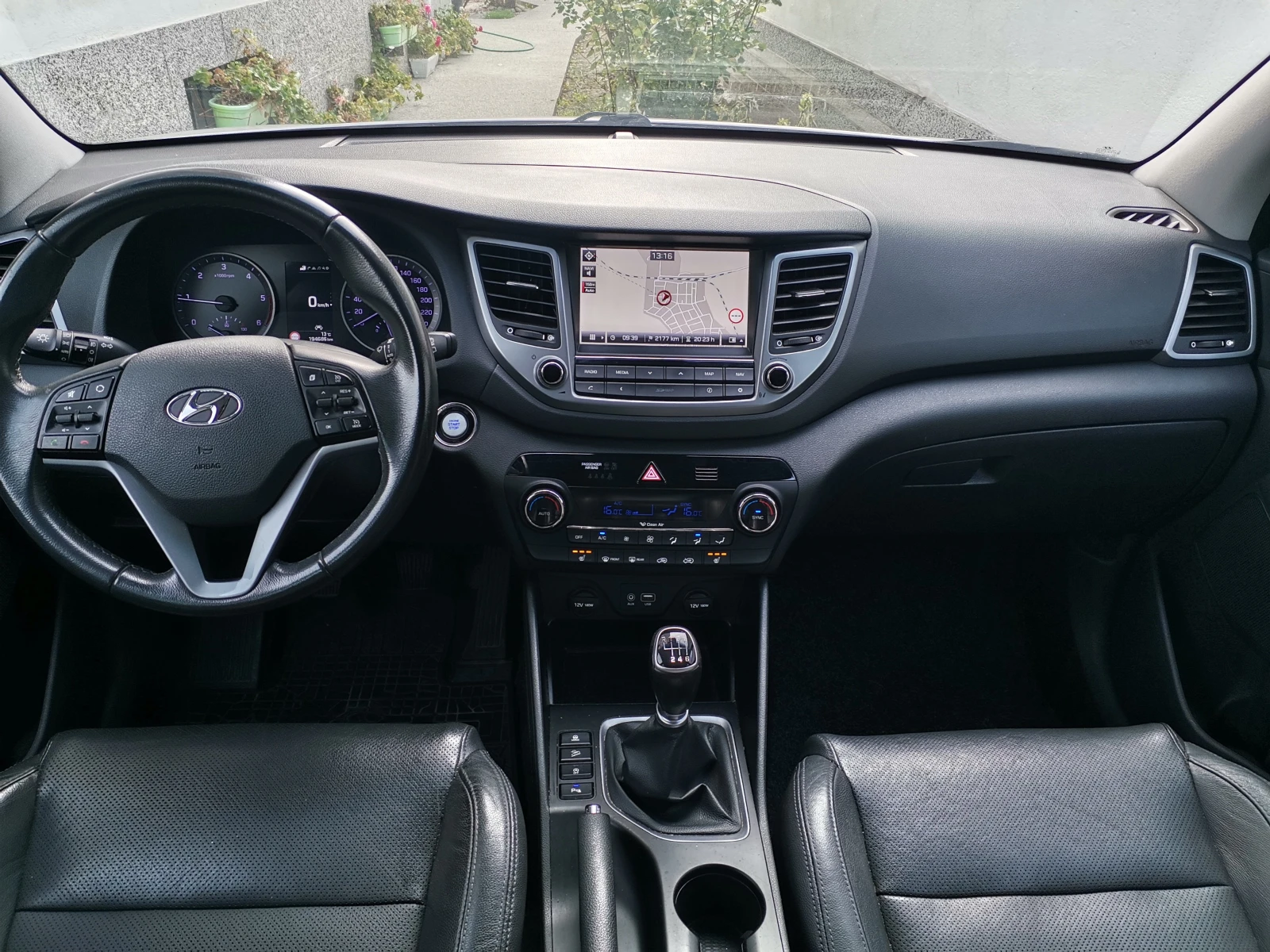 Hyundai Tucson 1, 7cdti Xpossible, снимка 13 - Автомобили и джипове - 56727841