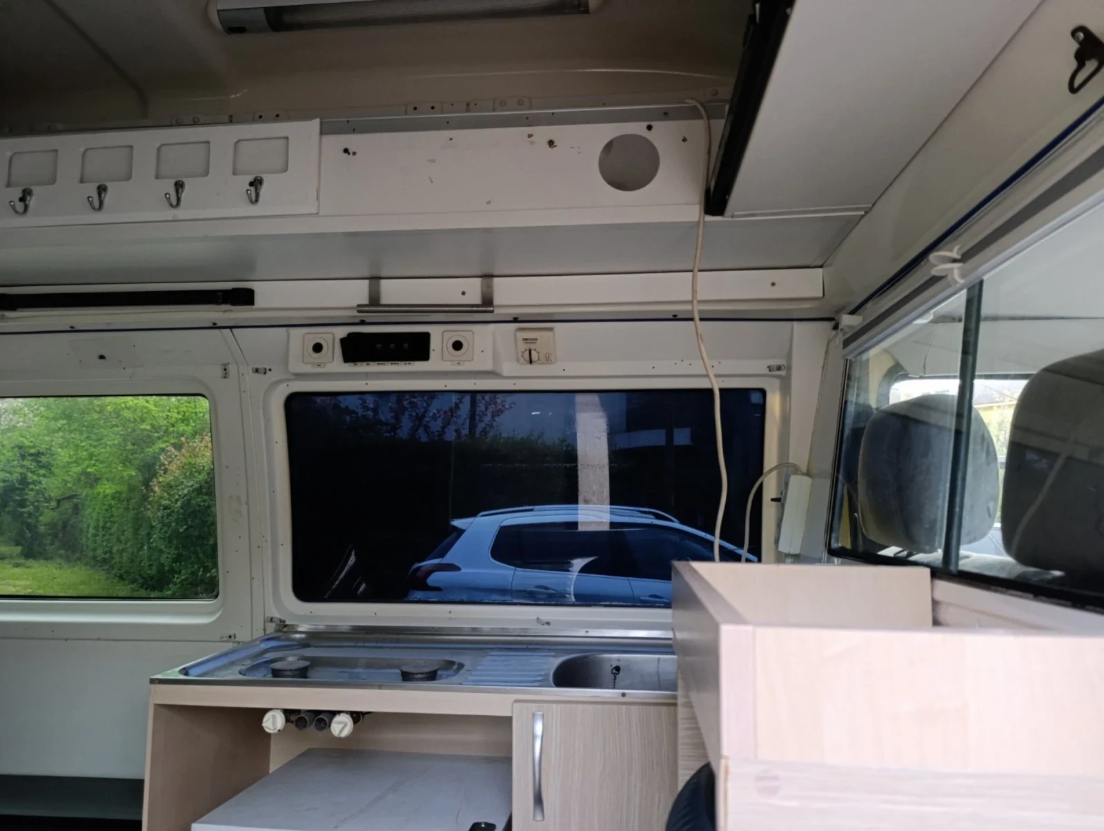 VW Transporter КЕМПЕР, снимка 5 - Бусове и автобуси - 54657105