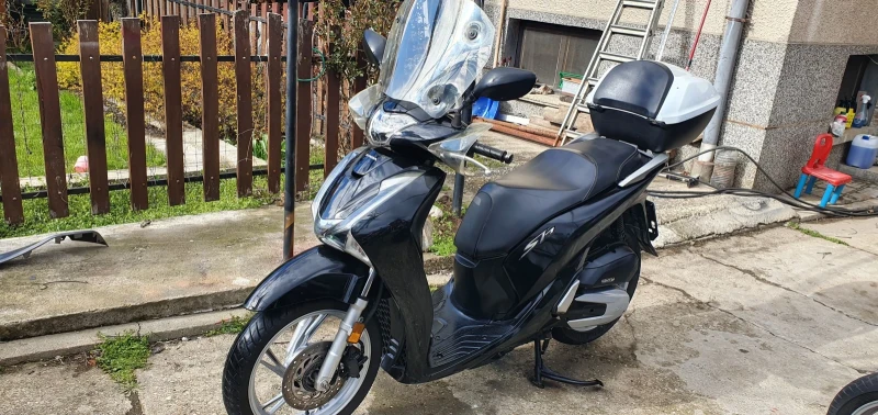 Honda Sh 125ie nu feist ABS ceiles, снимка 12 - Мотоциклети и мототехника - 49873159