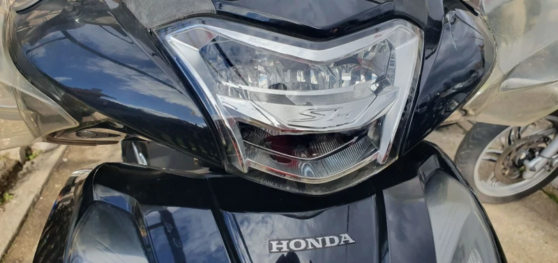 Honda Sh 125ie nu feist ABS ceiles, снимка 14 - Мотоциклети и мототехника - 49873159