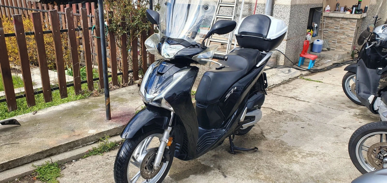 Honda Sh 125ie nu feist ABS - изображение 4