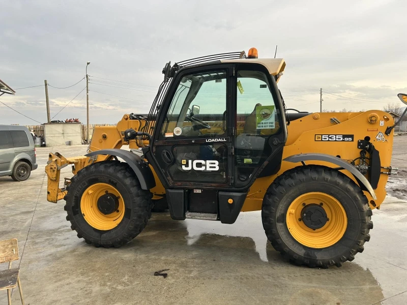 Телескопичен товарач JCB, снимка 1 - Селскостопанска техника - 48678023