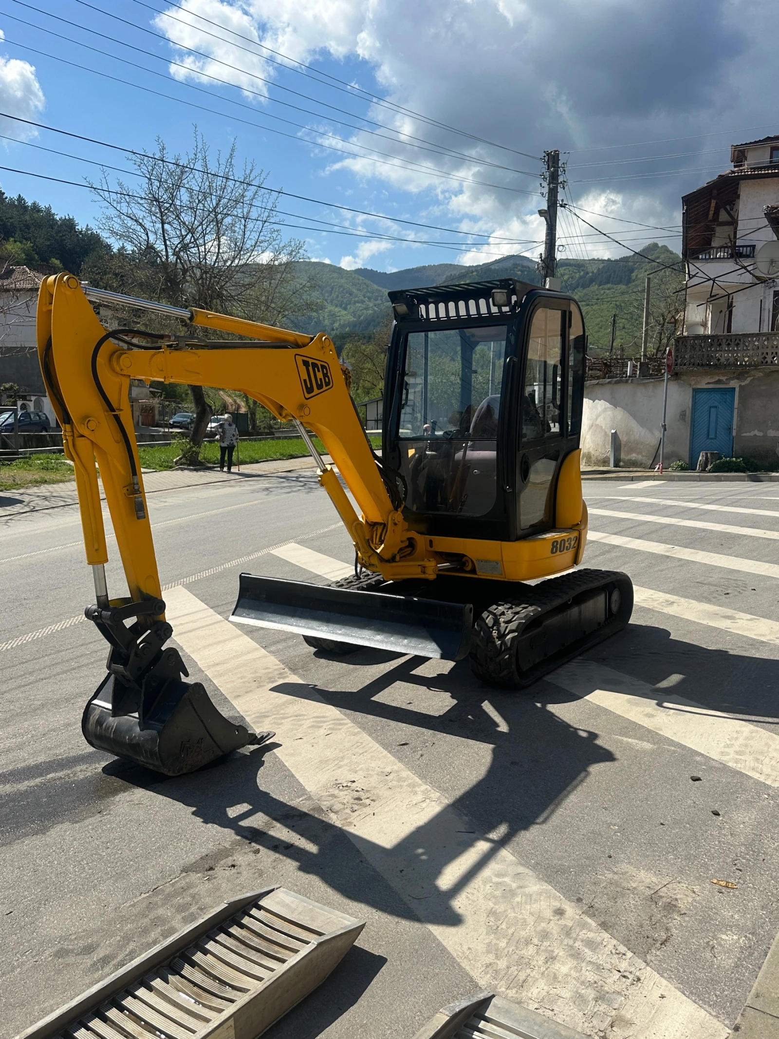Багер JCB 8032 (3 КОФИ+ БЪРЗОСМЕННИК - изображение 2