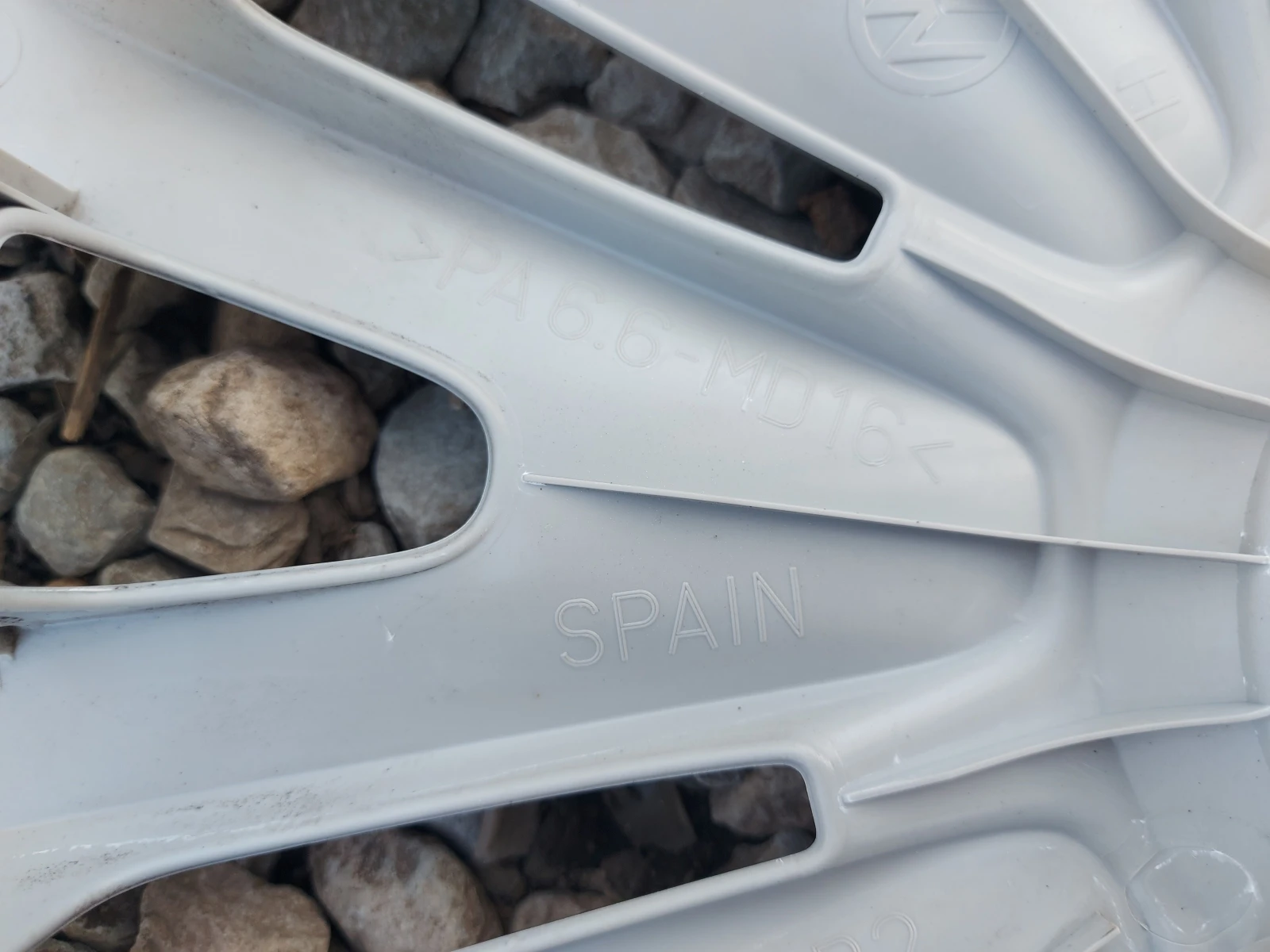   VW 15   | Mobile.bg   7