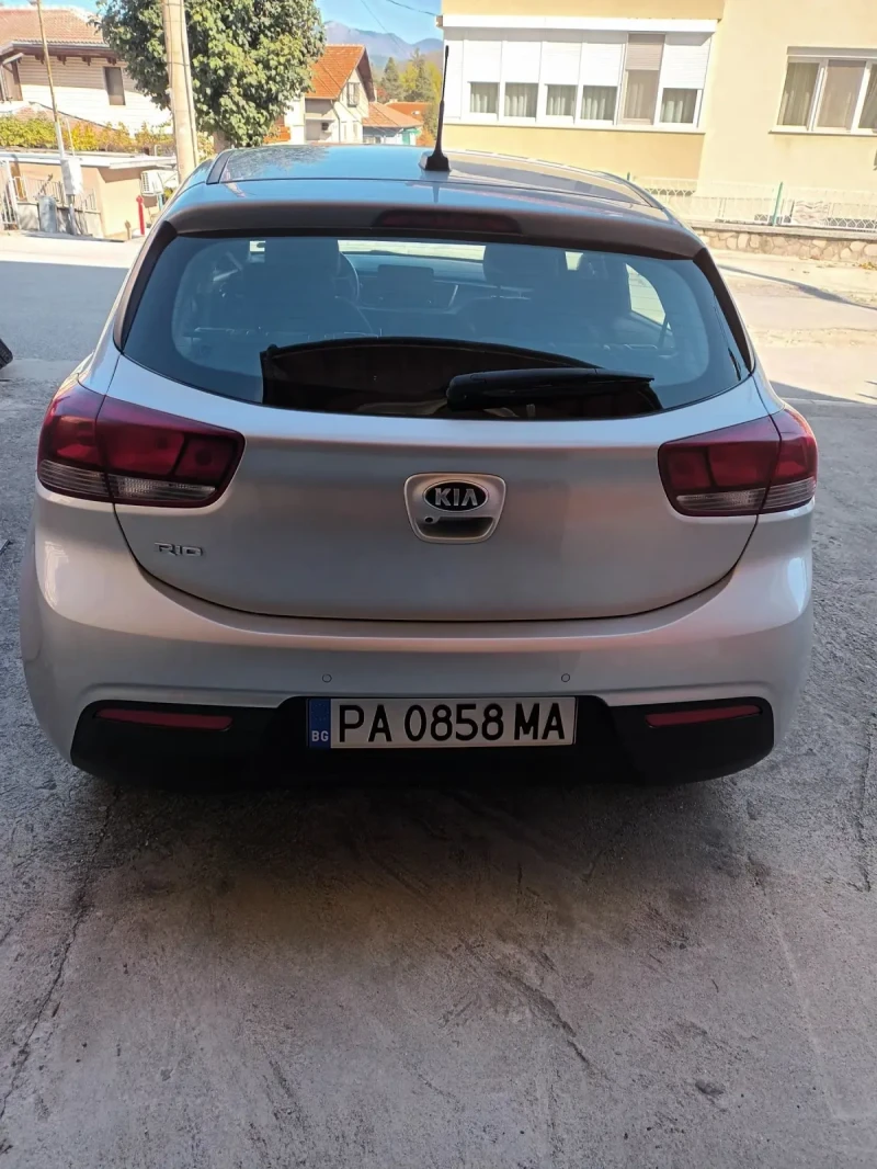 Kia Rio 1.2 бензин 16V, снимка 4 - Автомобили и джипове - 48285154