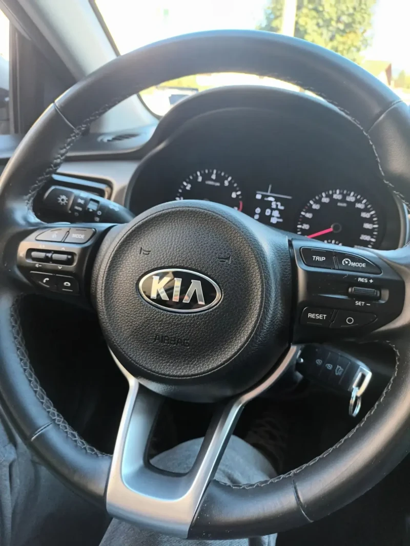 Kia Rio 1.2 бензин 16V, снимка 10 - Автомобили и джипове - 47644685