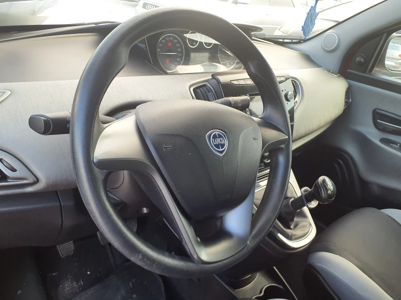 Lancia Ypsilon 1.2I -70к.с, снимка 11 - Автомобили и джипове - 47811811