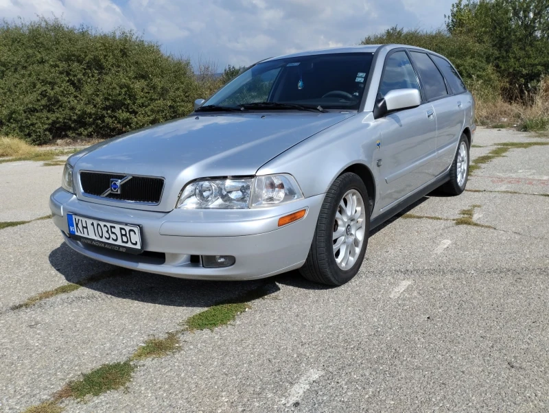 Volvo V40 V-40, снимка 1 - Автомобили и джипове - 48466316