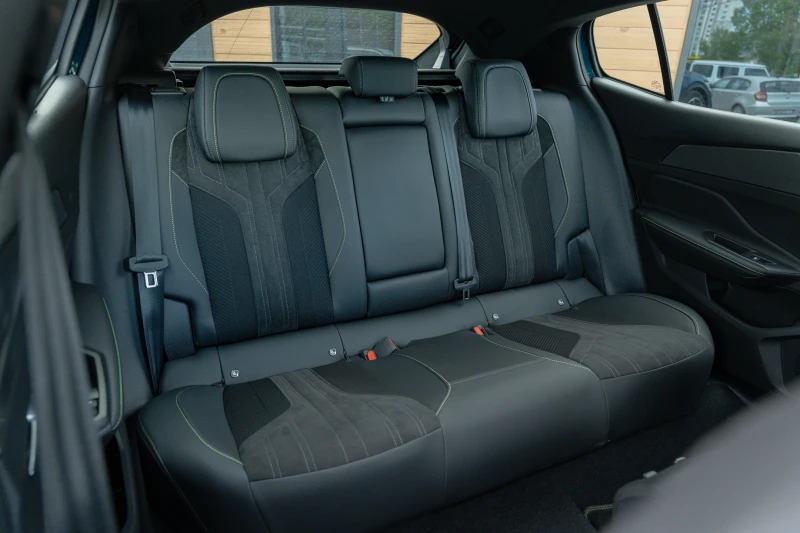 Peugeot 408 GT-LINE/1.2-PURETECH/131HP/360/NAVI/TSR/AMBIENT, снимка 12 - Автомобили и джипове - 50551087