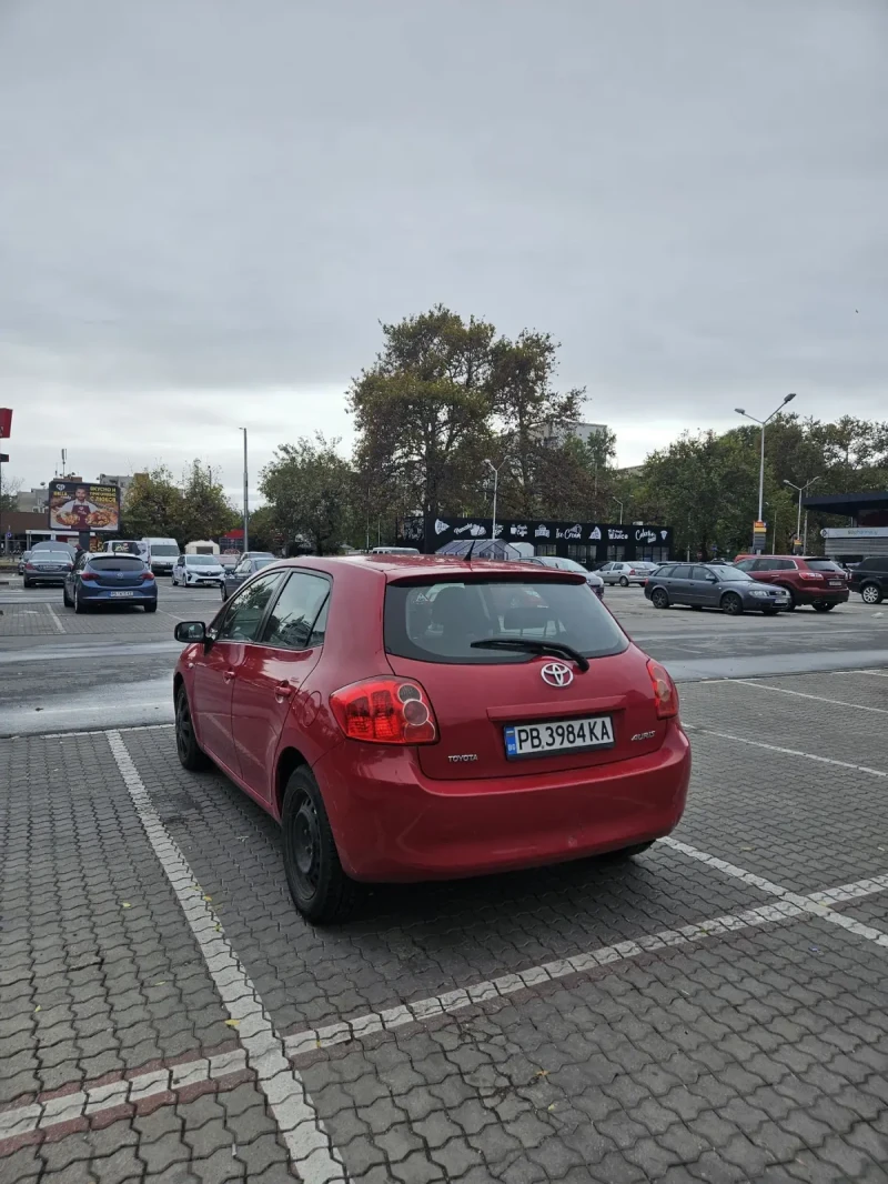 Toyota Auris, снимка 4 - Автомобили и джипове - 52461572